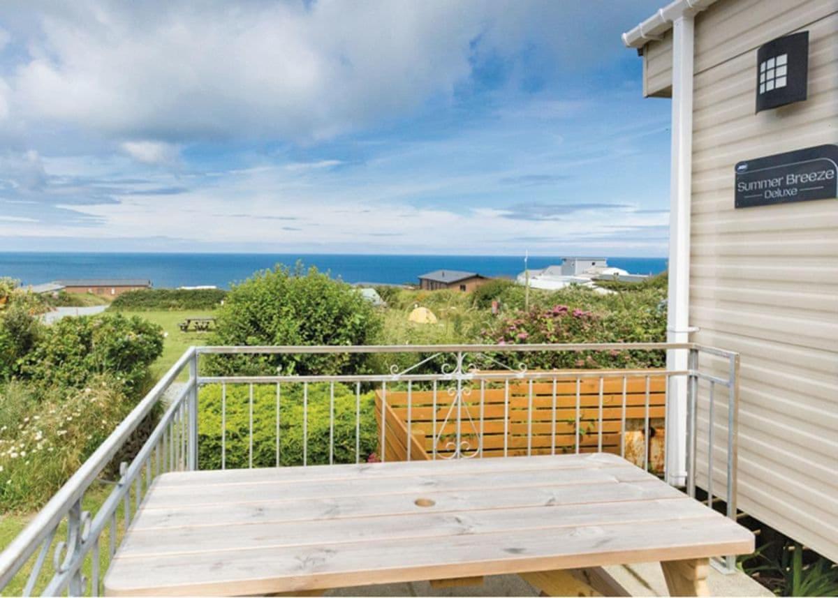 Fishguard Bay Resort Llanllawer Exteriér fotografie