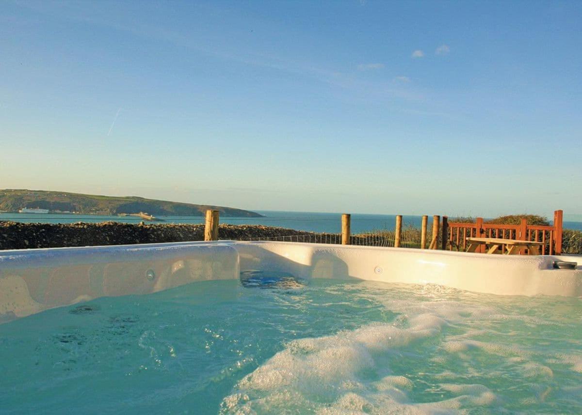 Fishguard Bay Resort Llanllawer Exteriér fotografie