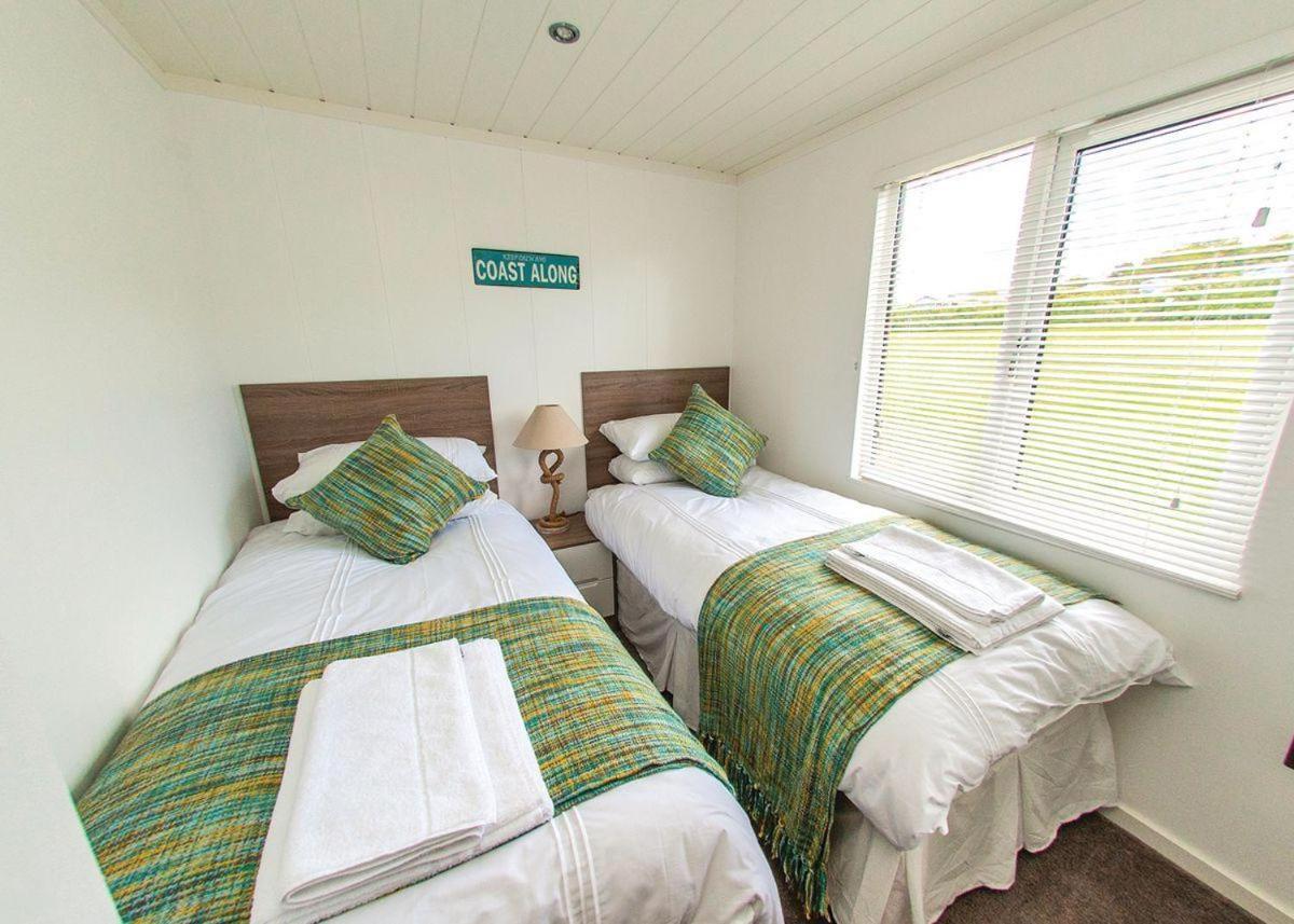 Fishguard Bay Resort Llanllawer Exteriér fotografie
